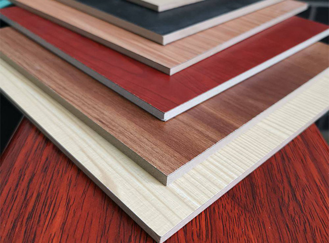 判斷板材質(zhì)量的好壞是通過什么來辨別？